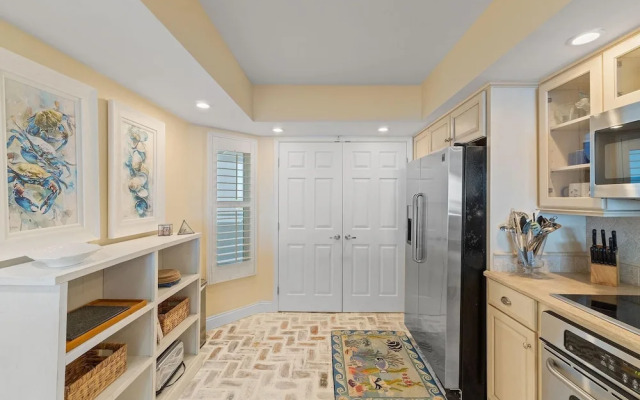 Seaspray East 825-gulf Front