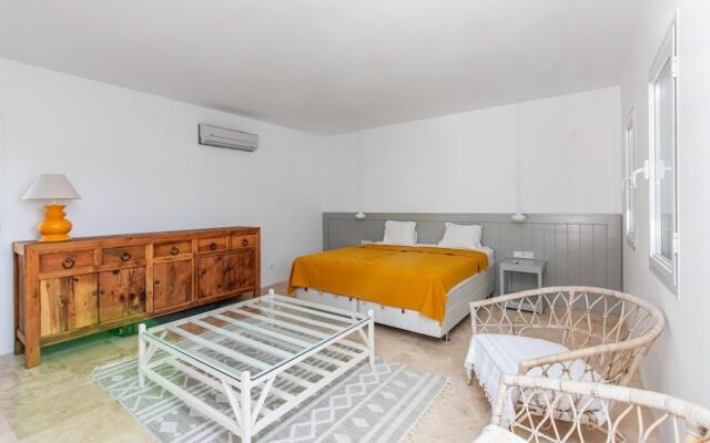 Huge Luxury Villa With Pool Near Beach in Bodrum