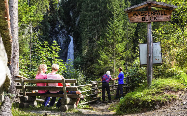 Apartment in Neukirchen with a reception