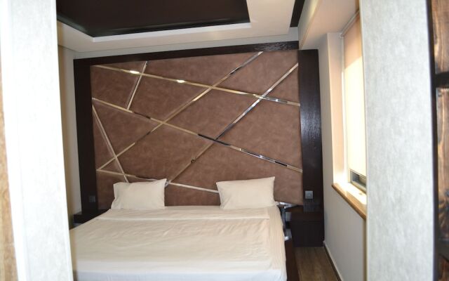 V hotel & tours
