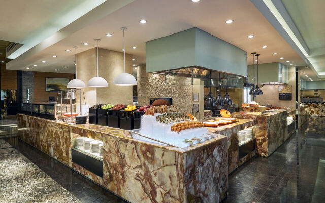 Manila Marriott Hotel at Newport World Resorts