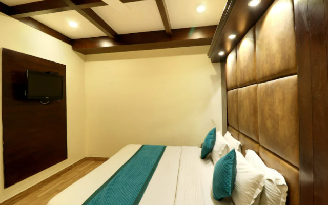 Naaz Hotel