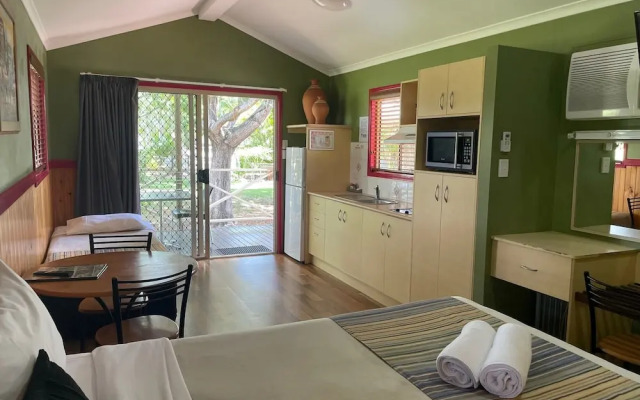 Aussie Outback Oasis