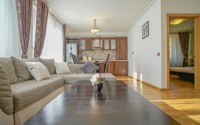 CN2i Luxury Accommodation GM