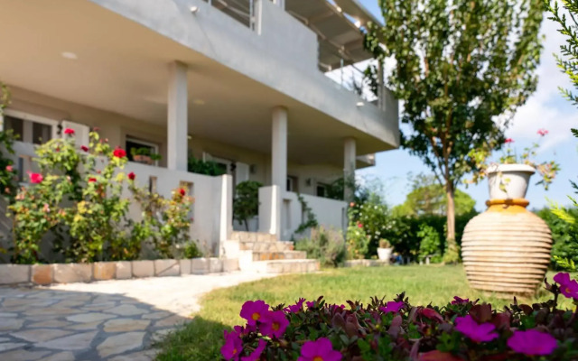 Tesys Studios & Apartments