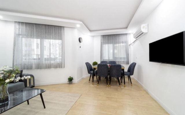 Central Flat Near Popular Attractions in Muratpasa
