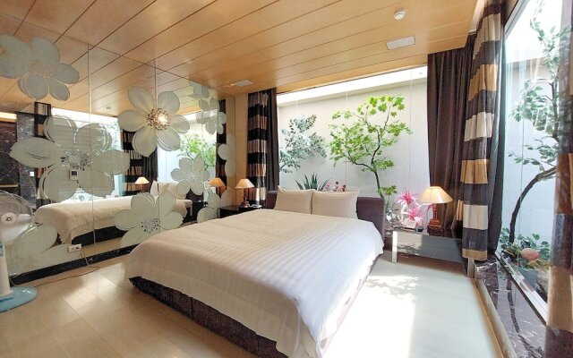 Elysees Motel