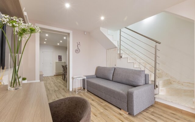 2252 Suite 79 by Barbarhouse