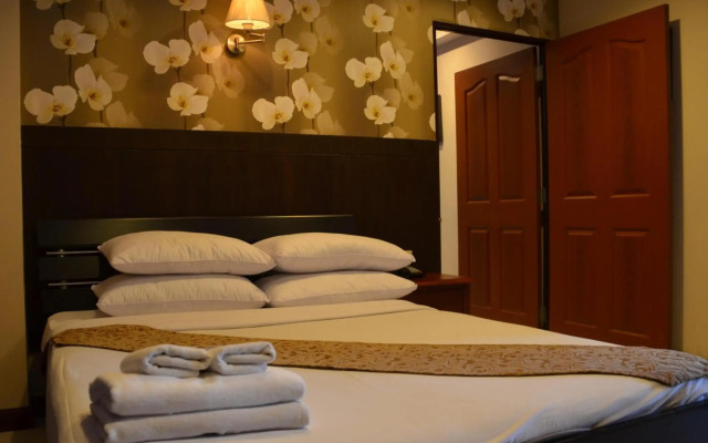 Inn House Hotel