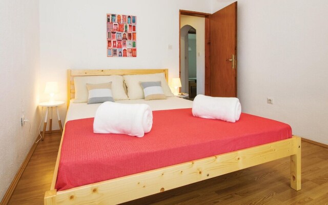 Amazing Apartment in Splitska With 3 Bedrooms and Wifi