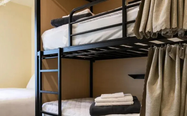 Qbeds Hostel