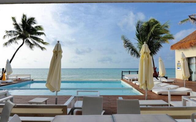 Deluxe Suite Beachside, Private Beach Club and Golf