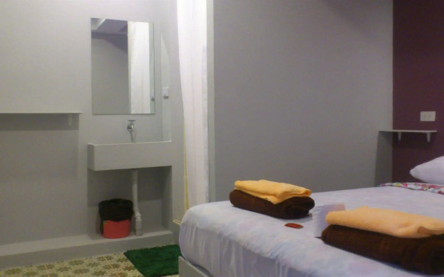 B Trio Guesthouse