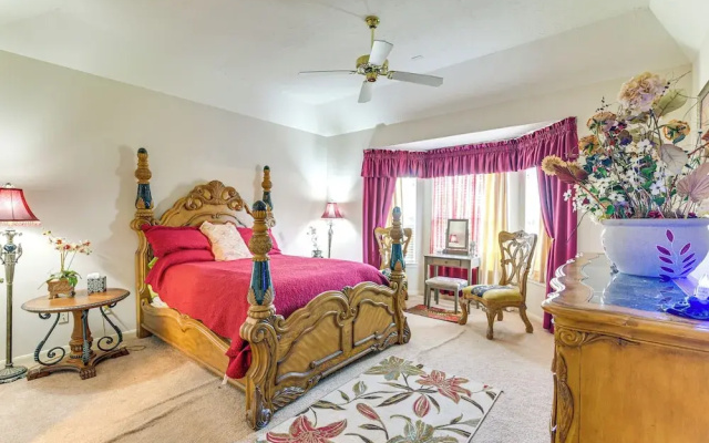 Patio, BBQ & Yard: Family Retreat in Pearland