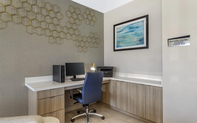 Best Western Plus Mid County