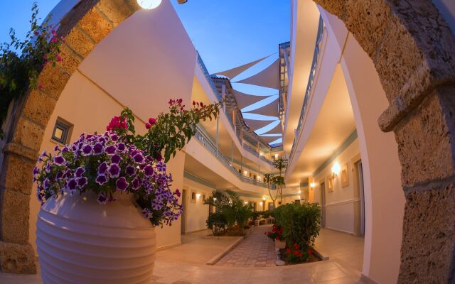 Pyrgos Beach Hotel Apartments
