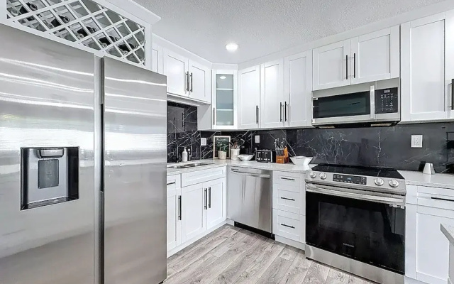 3485 Floral Drive SE