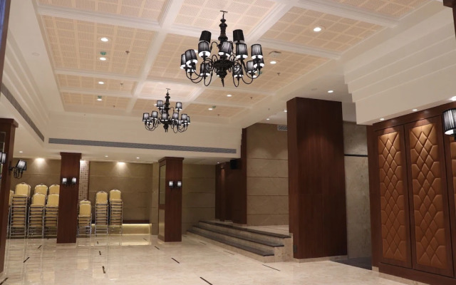 Hotel Golden Nest - Thane