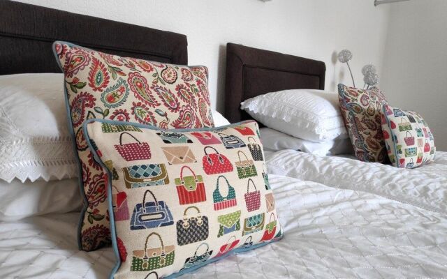 Dolly Waggon Guest House