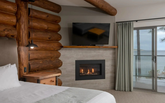Tigh-Na-Mara Seaside Spa Resort
