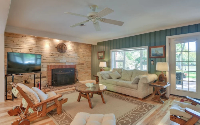 Waterfront Annapolis Cottage: Fire Pit & Pier