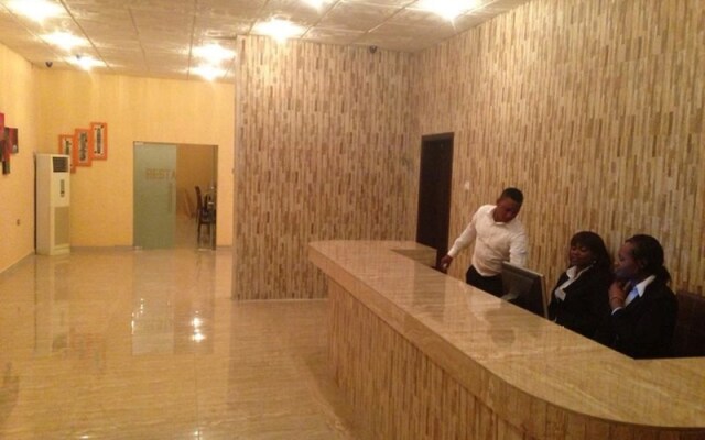 Mayors & Diplomat Suite GRA
