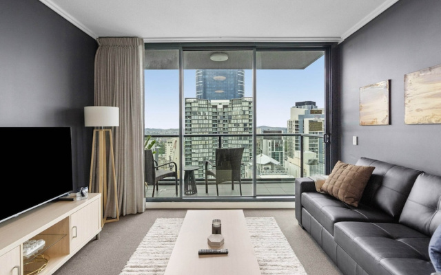 Bright 1-bed Retreat in Charlotte Towers