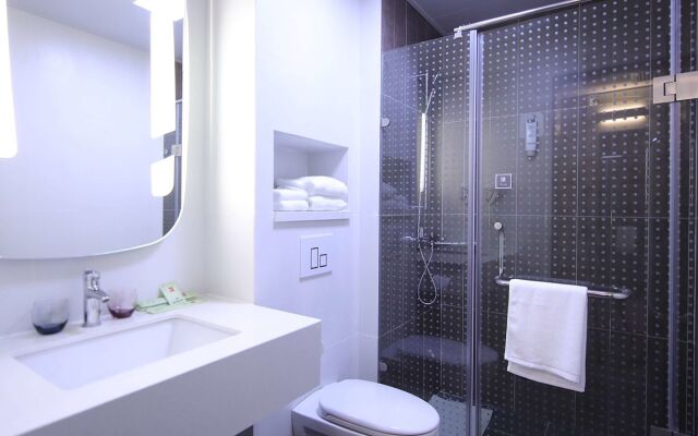 Ibis Shanghai Changshou