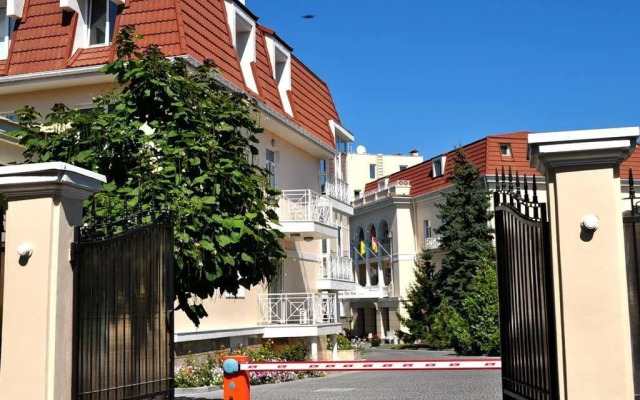 Palace Del Mar