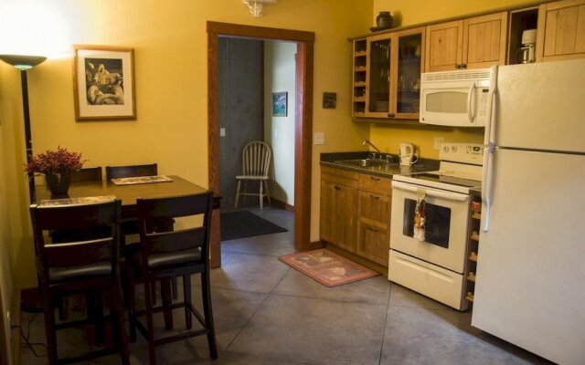 Owlhead Creek Bed and Breakfast
