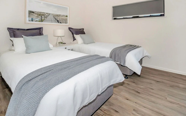 Superior Luxury Apartment in the City Life on Lake 19
