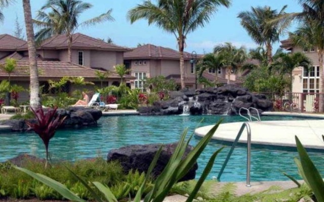 Colony Villa Paradise Among the Palm Trees