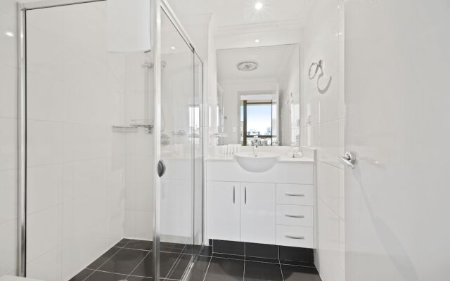 HomeHotel Stylish 3 Bed Clean & Comfort