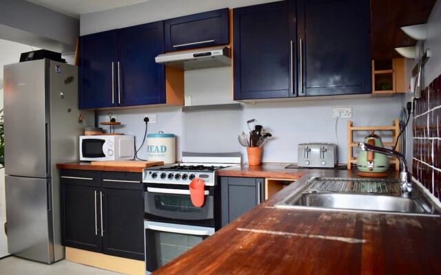 Dublin 2 Bedroom House With Garden