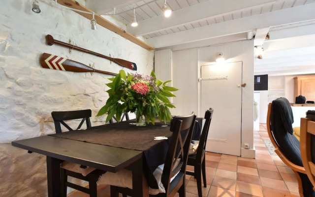 Charming Holiday Home Near Pointe du Raz