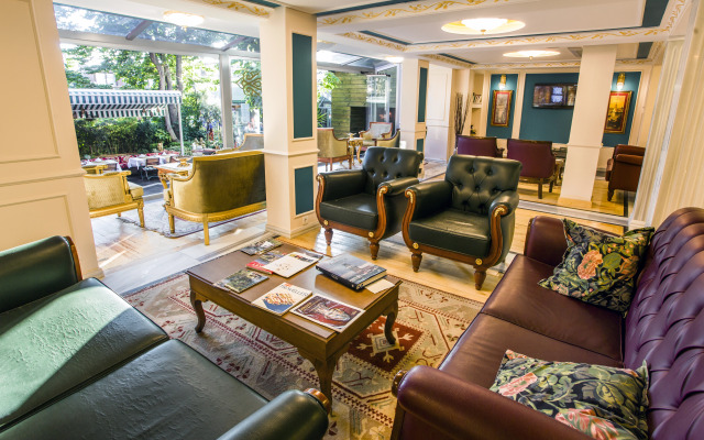 Rose Garden Suites