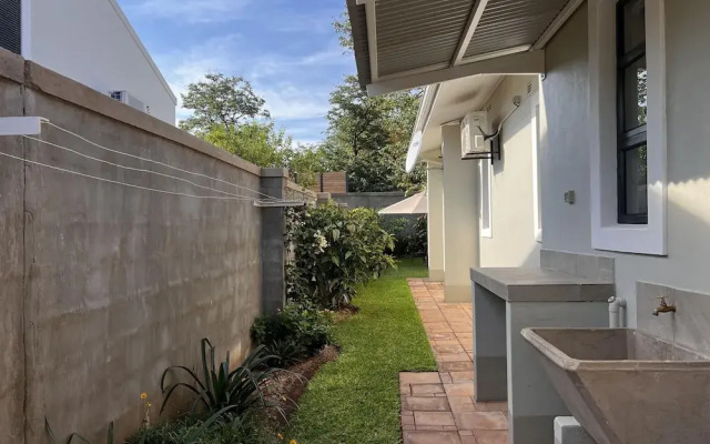 Victoria Falls Estate Villa - 2274
