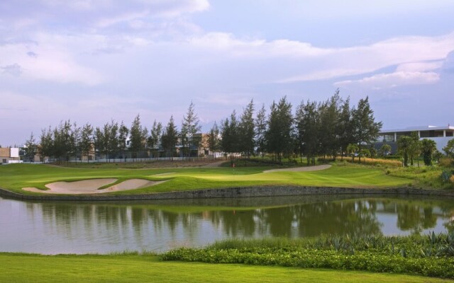 Montgomerie Links Hotel & Villas