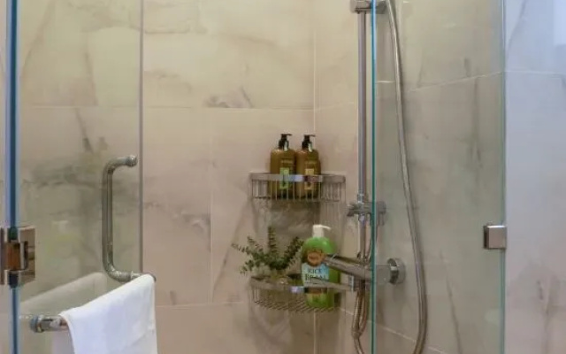 Yu Stay Soho Residence and Hotels – Bathroom – Ho Chi Minh City