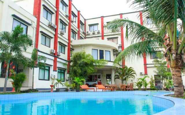 Grand Duta Hotel