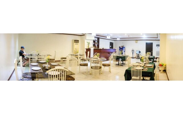 Crowne Garden Hotel