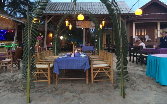 Lanta Paragon Bungalow
