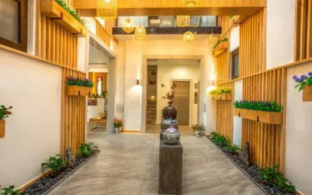 Coastal Huashu Boutique Hotel