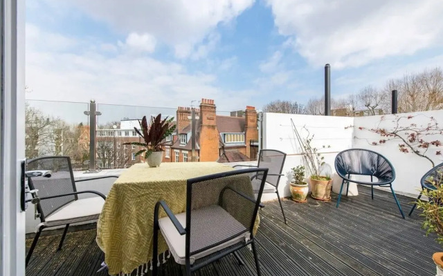 Beautiful 2 Bed W Roof Terrace in Holland Park