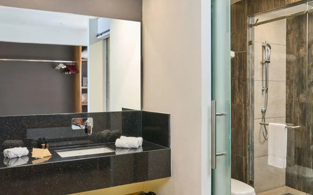 Cristalino Lagoon Front Hotel Restaurant & SPA