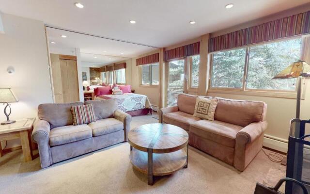 Laurelwood Condominiums Studio Premier Unit 307