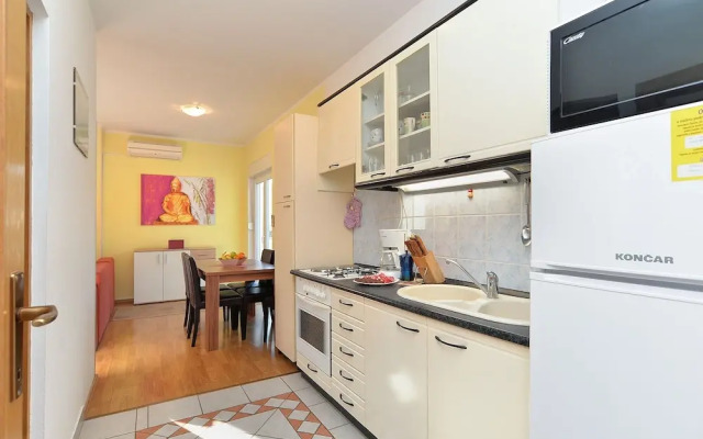 Apartment 1982