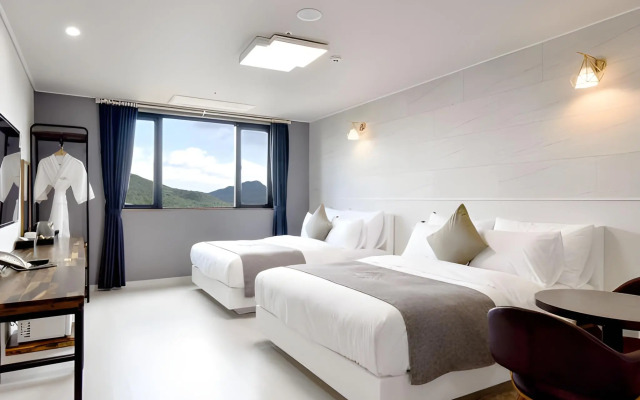 Andong CM Park Hotel
