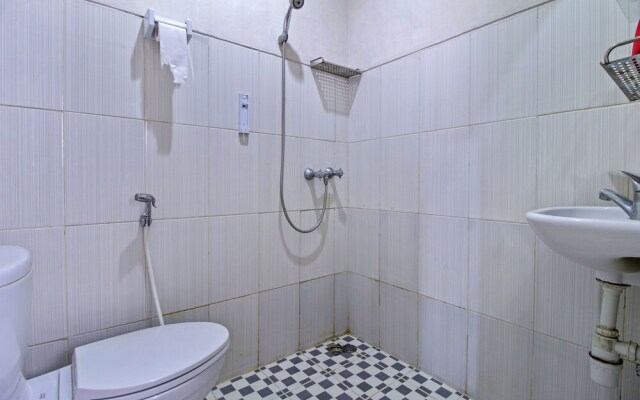 RedDoorz Plus near Lippo Cikarang Mall