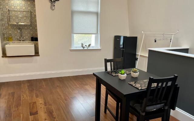 The Bards Loft, Large Studio Apartment